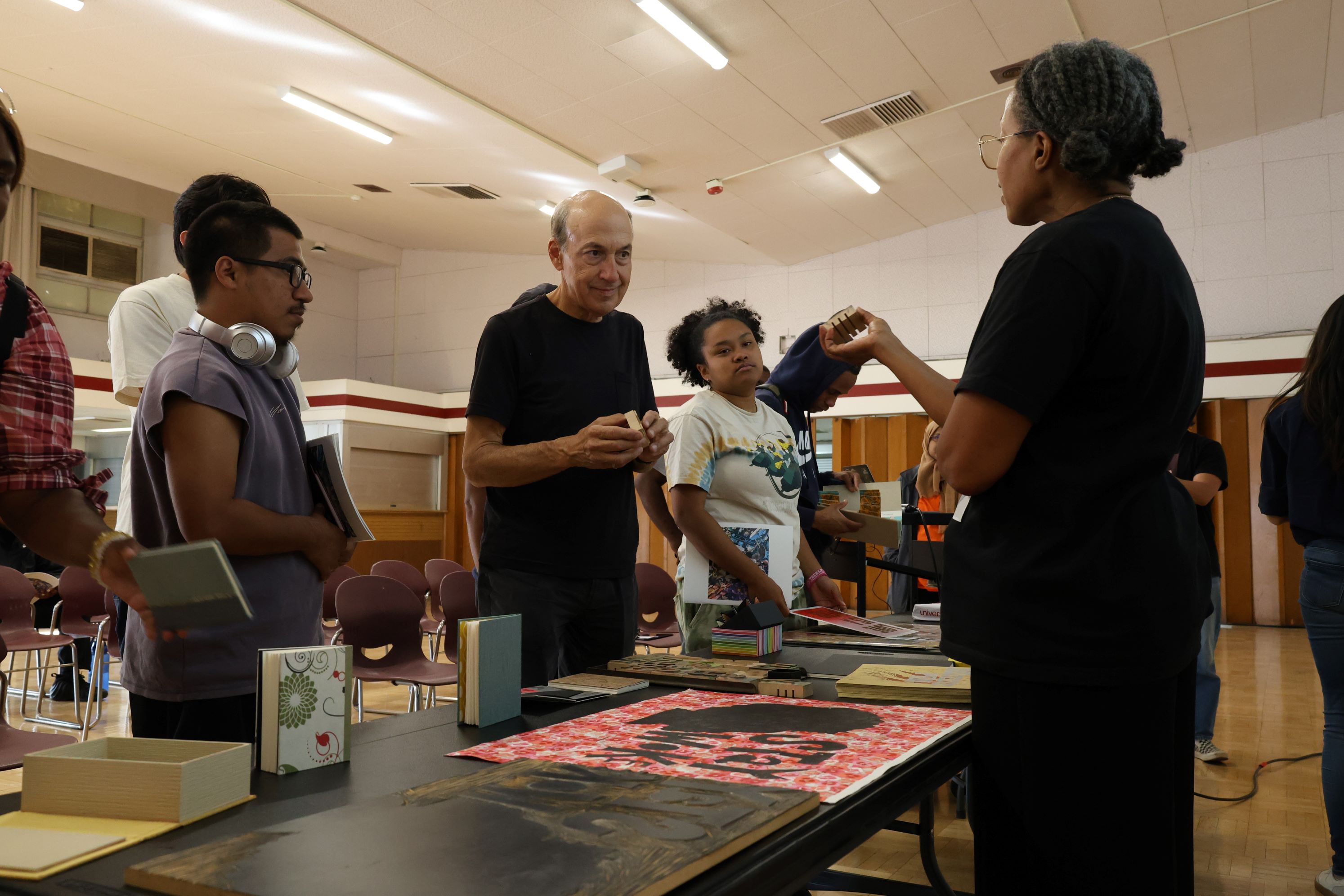 Jennifer Graves speaking with students